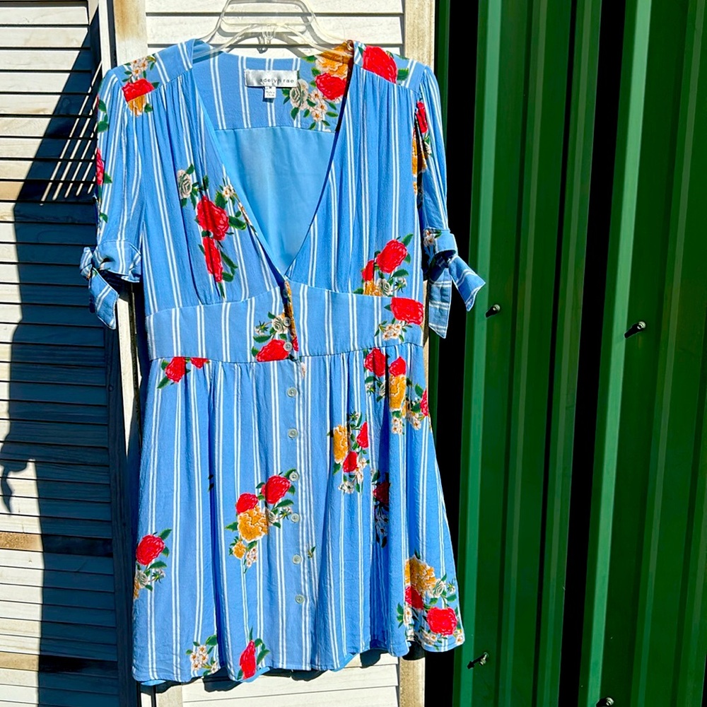Darling short sleeve dress